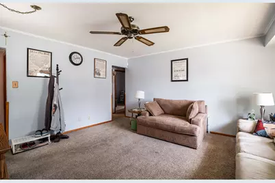 1479 S 93rd St, West Allis, WI 53214 - Photo 9
