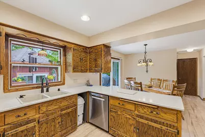 1820  Candlewood Ln, Richfield, WI 53076 - Photo 7