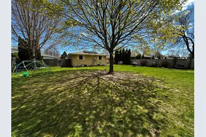 2424 W Mark Dr, Sheboygan, WI 53083 - Photo 31