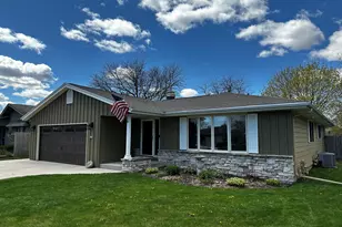 2424 W Mark Dr, Sheboygan, WI 53083 - Photo 1