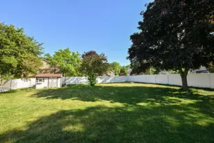 10045 W Meadow Dr, Greenfield, WI 53228 - Photo 39