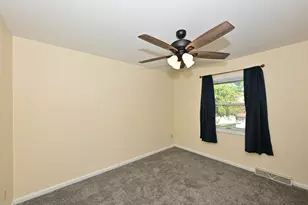 10045 W Meadow Dr, Greenfield, WI 53228 - Photo 21