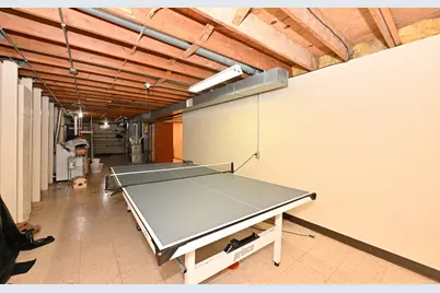 10045 W Meadow Dr, Greenfield, WI 53228 - Photo 31