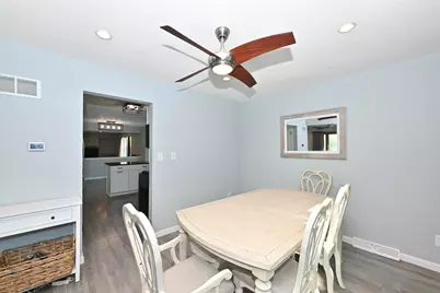 10045 W Meadow Dr, Greenfield, WI 53228 - Photo 11