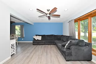 10045 W Meadow Dr, Greenfield, WI 53228 - Photo 3