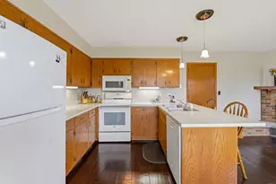 608 N 40th St, Sheboygan, WI 53081 - Photo 9
