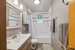 608 N 40th St, Sheboygan, WI 53081 - Photo 5