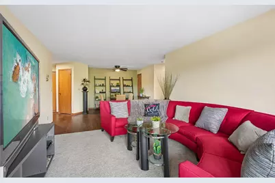 7234 N Green Bay Ave #202, Glendale, WI 53209 - Photo 3
