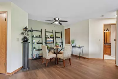 7234 N Green Bay Ave #202, Glendale, WI 53209 - Photo 5