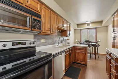 7234 N Green Bay Ave #202, Glendale, WI 53209 - Photo 9