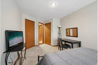 7234 N Green Bay Ave #202, Glendale, WI 53209 - Photo 15
