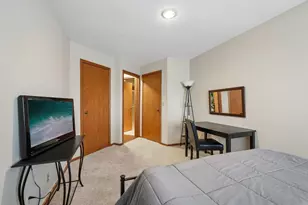 7234 N Green Bay Ave, Glendale, WI 53209 - Photo 15