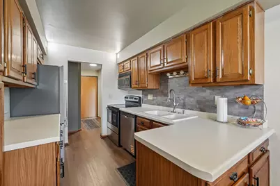 7234 N Green Bay Ave #202, Glendale, WI 53209 - Photo 11