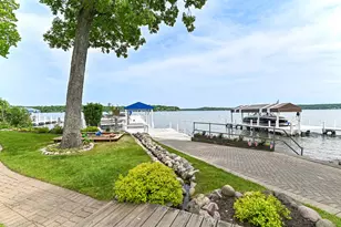 84 Lower Loch Vista Dr, Williams Bay, WI 53191 - Photo 3