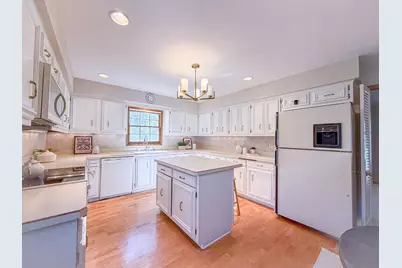 17415  Penbrook Dr, Brookfield, WI 53045 - Photo 9