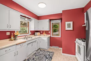 2228 N 116th St, Wauwatosa, WI 53226 - Photo 15