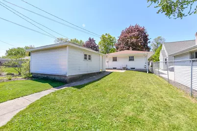 2228 N 116th St, Wauwatosa, WI 53226 - Photo 37