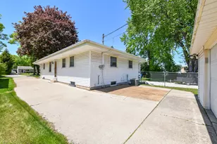2228 N 116th St, Wauwatosa, WI 53226 - Photo 35