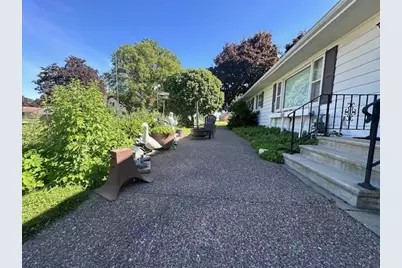 207  Pine St, Caledonia, MN 55921 - Photo 5