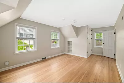 2760 N Hartung Ave, Milwaukee, WI 53210 - Photo 29