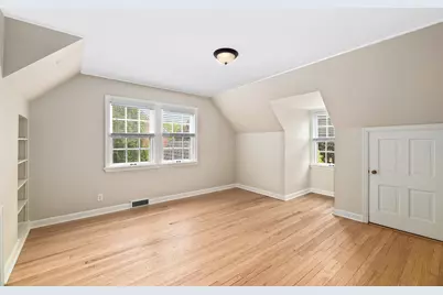 2760 N Hartung Ave, Milwaukee, WI 53210 - Photo 25