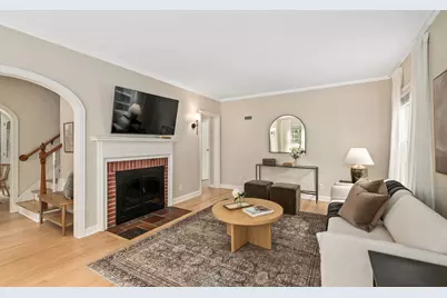 2760 N Hartung Ave, Milwaukee, WI 53210 - Photo 7