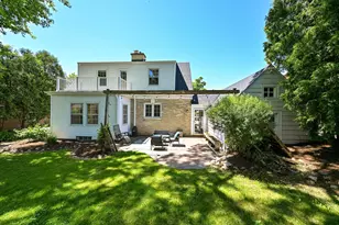 2760 N Hartung Ave, Milwaukee, WI 53210 - Photo 39