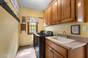S71W12903 Tess Corners Dr, Muskego, WI 53150 - Photo 9