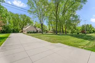 S71W12903 Tess Corners Dr, Muskego, WI 53150 - Photo 29