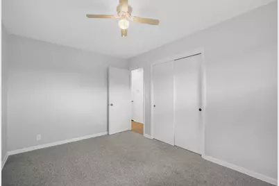 4550 S 47th St, Greenfield, WI 53220 - Photo 9