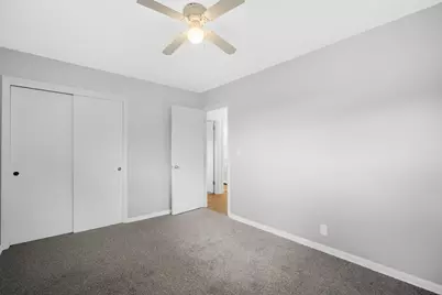 4550 S 47th St, Greenfield, WI 53220 - Photo 11