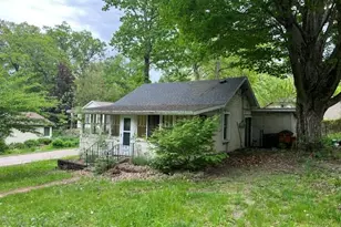 802 Manor Dr, Twin Lakes, WI 53181 - Photo 3