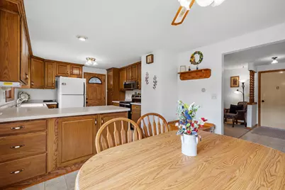 815  Jackson Dr, Cleveland, WI 53015 - Photo 5