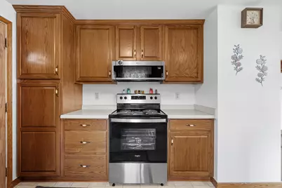 815  Jackson Dr, Cleveland, WI 53015 - Photo 3