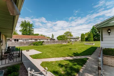 3222  Yorktown St, Racine, WI 53404 - Photo 29