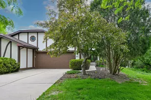 971 S Imperial Dr, Hartland, WI 53029 - Photo 1