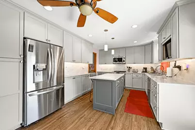 971 S Imperial Dr, Hartland, WI 53029 - Photo 11