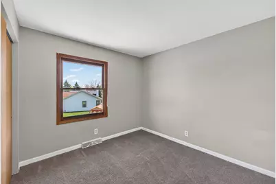 10550 S Peggy Dr, Oak Creek, WI 53154 - Photo 23