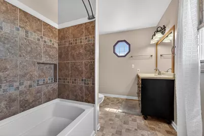 10550 S Peggy Dr, Oak Creek, WI 53154 - Photo 19