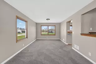 10550 S Peggy Dr, Oak Creek, WI 53154 - Photo 5