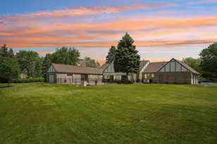 7604 Treeview Dr, Racine, WI 53108 - Photo 81