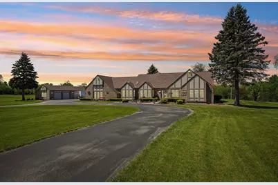 7604  Treeview Dr, Racine, WI 53108 - Photo 3