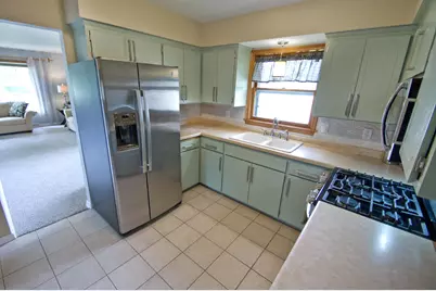 1705  Chapman Dr, Waukesha, WI 53189 - Photo 11