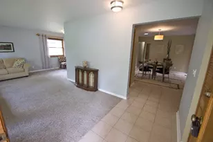 1705 Chapman Dr, Waukesha, WI 53189 - Photo 3