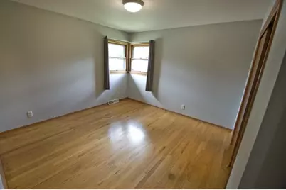 1705  Chapman Dr, Waukesha, WI 53189 - Photo 17
