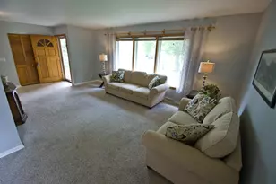 1705 Chapman Dr, Waukesha, WI 53189 - Photo 7