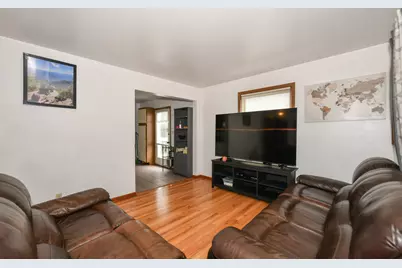 2911 E Vogel Ave, Cudahy, WI 53110 - Photo 11
