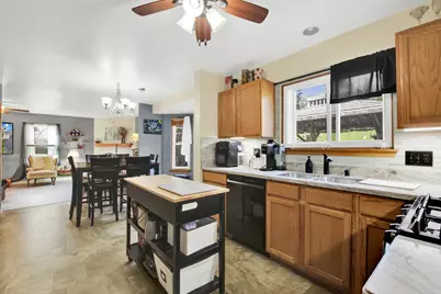 1260  Kennedy Dr, Hartford, WI 53027 - Photo 11