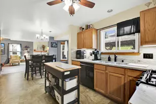 1260 Kennedy Dr, Hartford, WI 53027 - Photo 11