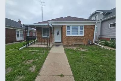 2032  Howe St, Racine, WI 53403 - Photo 1